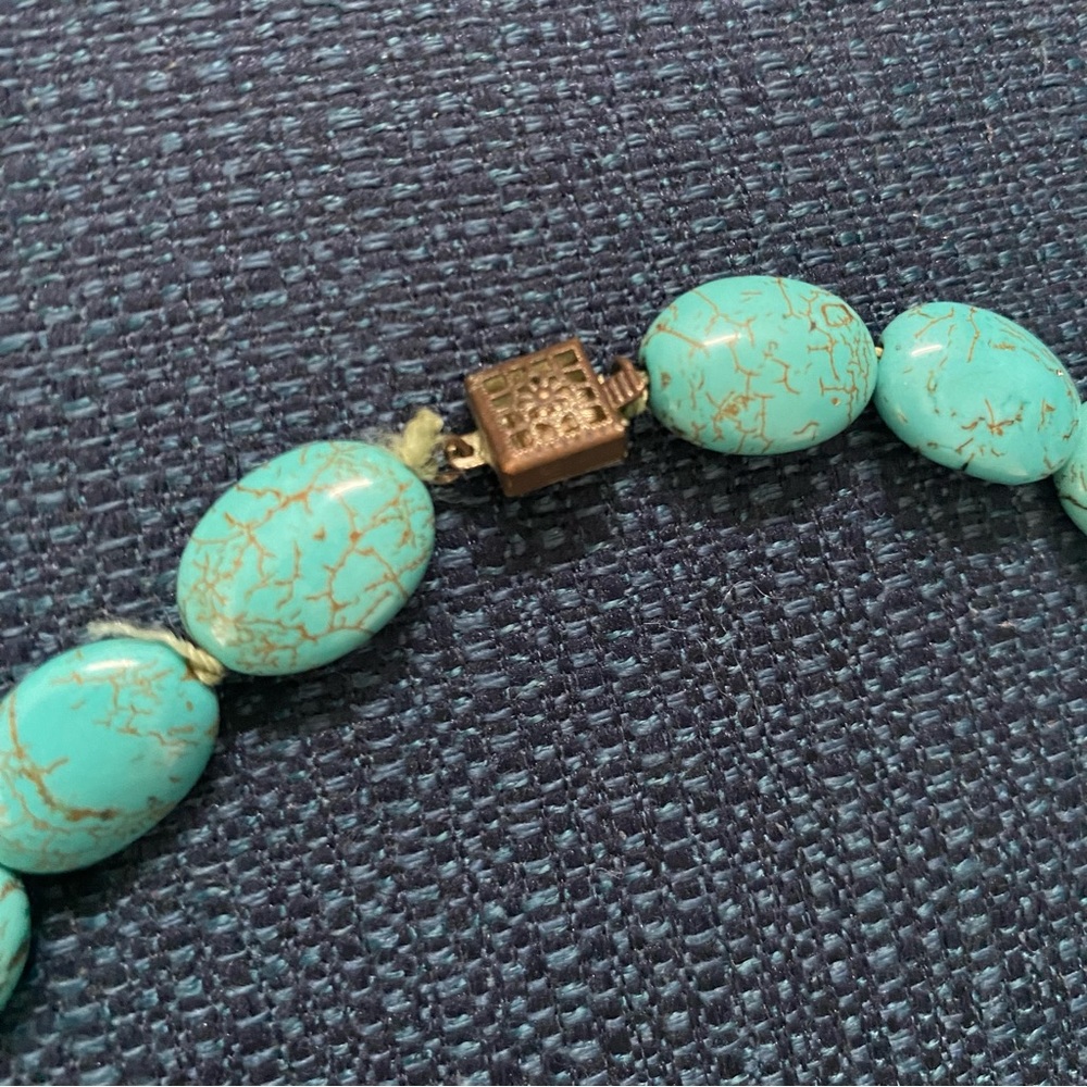 Turquoise necklace and bracelet - Picture 2 of 3
